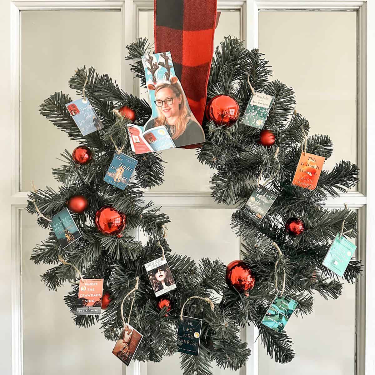 This “Wreath Witherspoon” Celebrates Reese’s Book Club
